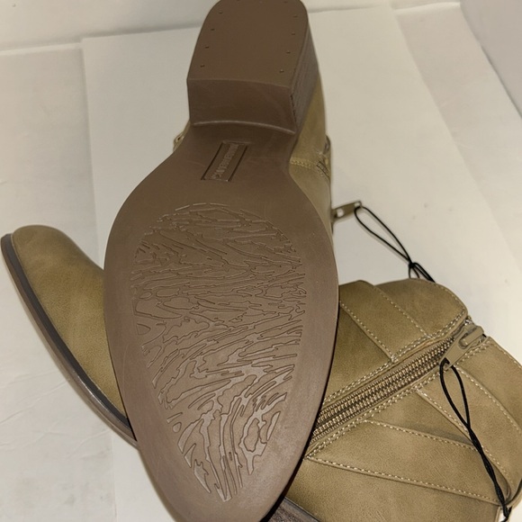 Unionbay Tilly Women's Ankle Boots NWT 1”heal tan color zipper close - Picture 7 of 7